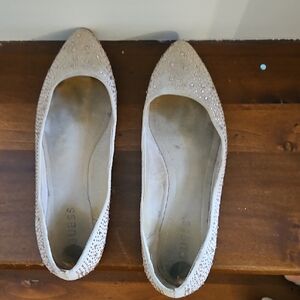GUESS Womens Cream Crystal-Embellished Pointed Flats